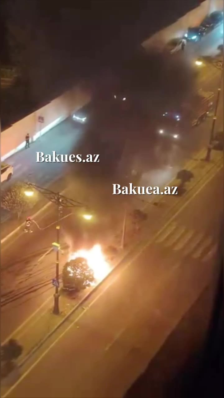 Bakı şəhərinin Yasamal rayonunda minik avtomobili yanıb