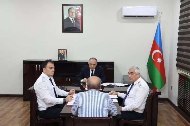 Baş prokuror Şamaxıda vətəndaşları qəbul edib