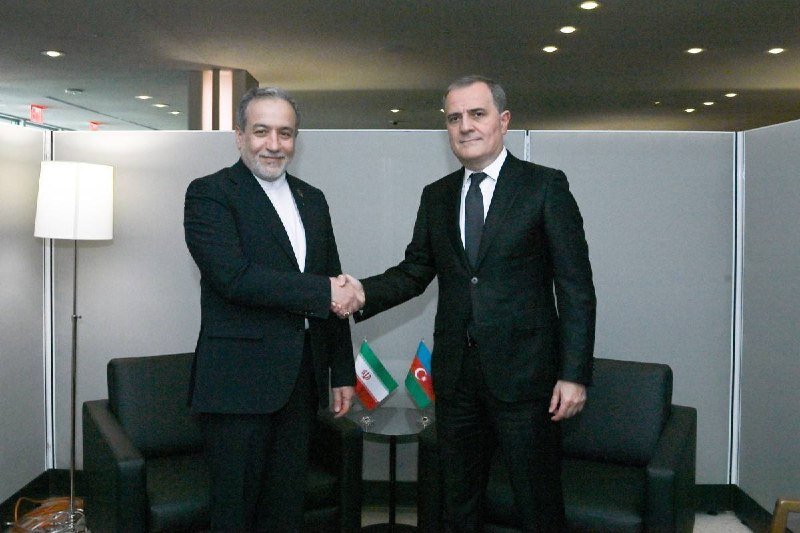 Ceyhun Bayramov Abbas Əraqçi ilə görüşüb