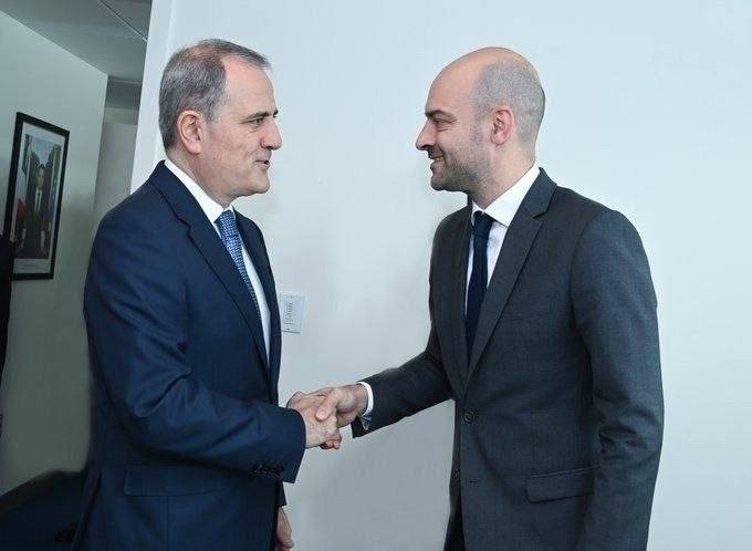 Ceyhun Bayramov Fransanın Avropa və Xarici İşlər naziri Jan-Noel Barro ilə görüşüb