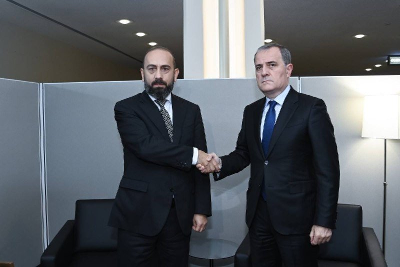 Bayramov və Mirzoyan birbaşa dialoqu davam etdirmək barədə razılaşıblar