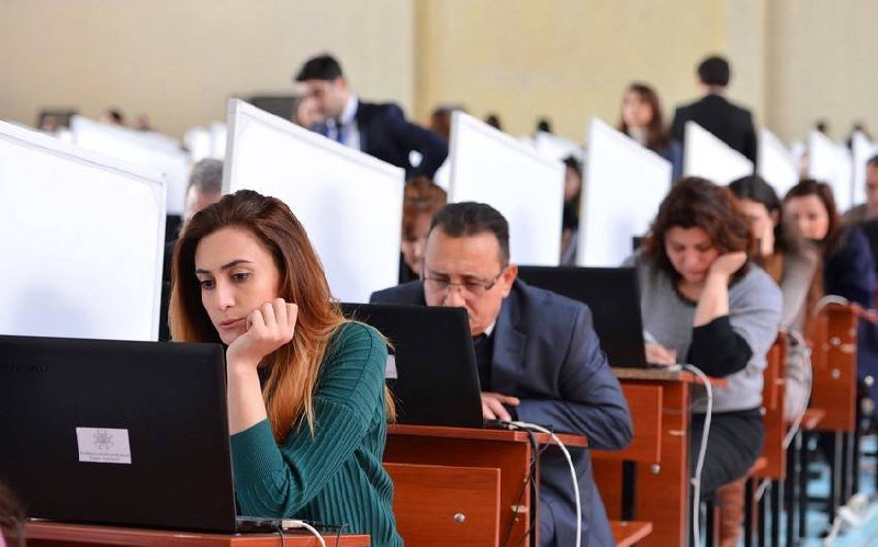 RƏSMİ❗️"Dövlət qulluğu sertifikatı"nın qüvvədəolma müddəti 5 ildən 2 ilə endiriləcək.