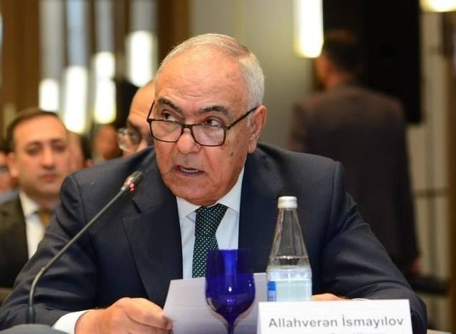 Prezidentin Sərəncamı ilə XRİTDX-nin rəisinin müavini general-mayor Allahverən İbiş oğlu İsmayılova “general-leytenant” ali hərbi rütbəsi verilib.