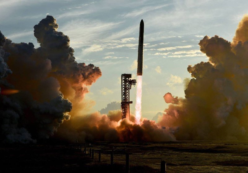 SpaceX-in Starship raketi 14-cü sınaq uçuşunda ilk dəfə Yer orbitinə çatmağı bacarıb.