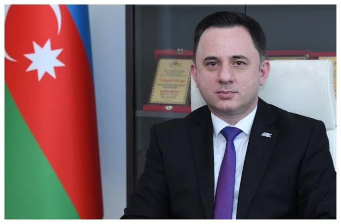 Maaş gəlir, kreditə gedir: İnsanlar niyə borcdan çıxa bilmir?
